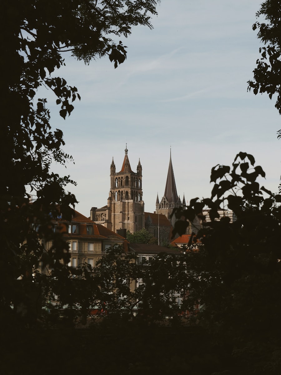 Cathédrale de Lausanne — courses en ville jour et nuit