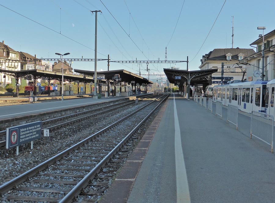 La gare CFF de Renens, deuxième gare du RER vaudois — taxi Renens, correspondances et premiers trains