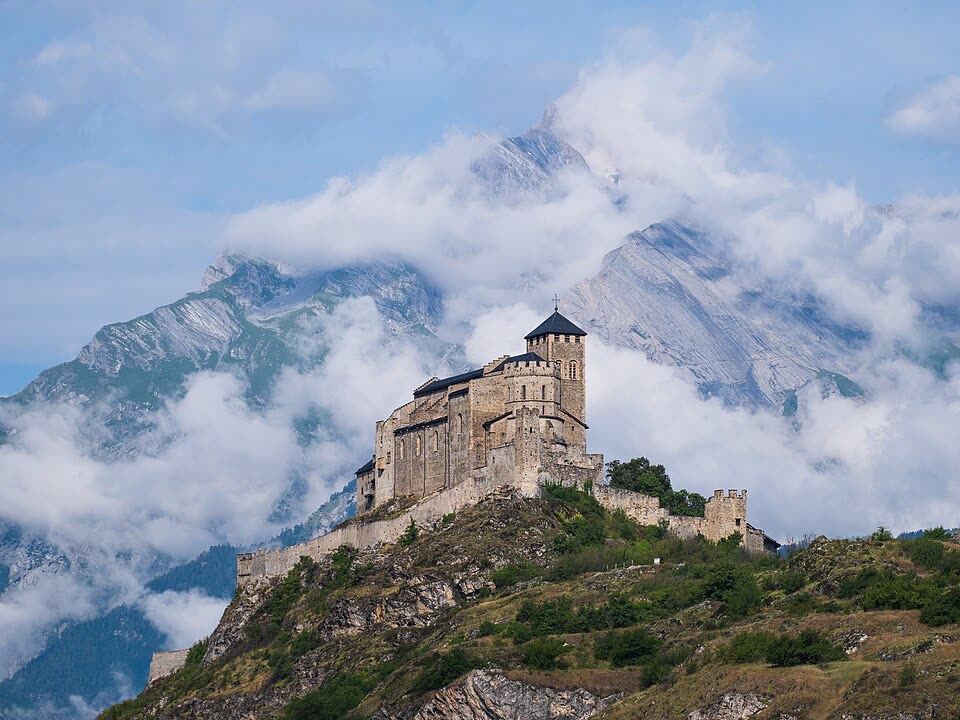 Château de Valère à Sion, Valais — taxi Lausanne–Sion