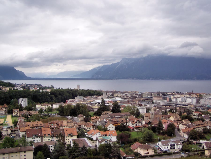 Vevey et le Léman vus d'en haut, la Riviera vaudoise — taxi Lausanne–Vevey